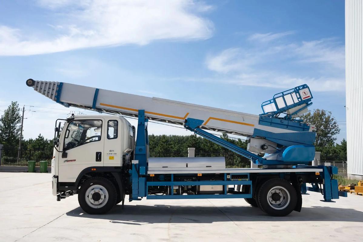 灌云县云梯上料车租赁费用